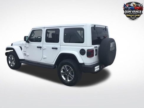 Used 2022 Jeep Wrangler Unlimited Sahara w/ LED Lighting Group AWD/4WD image 3