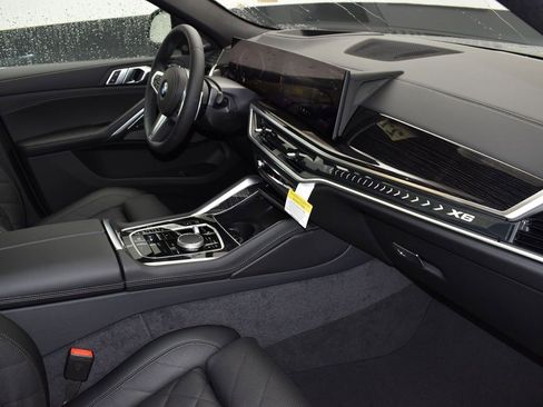 New 2026 BMW X6 xDrive40i w/ Climate Comfort Package image 23
