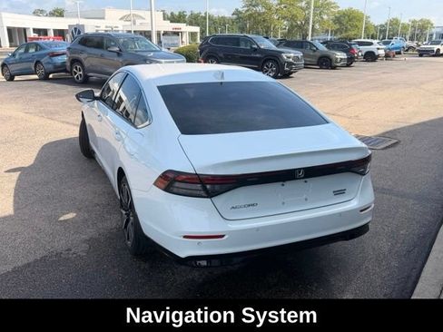Used 2024 Honda Accord Touring image 2