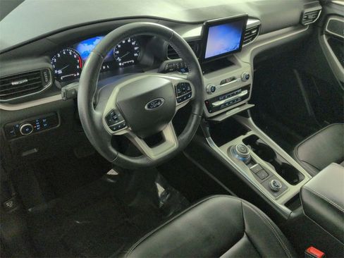 Used 2023 Ford Explorer XLT w/ Equipment Group 202A image 11