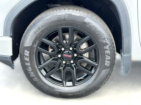 Used 2022 GMC Sierra 1500 Elevation RWD image 12