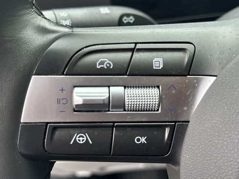 Used 2025 Hyundai Kona SEL image 24