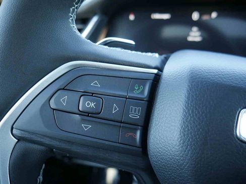 New 2025 Jeep Grand Cherokee Altitude image 38