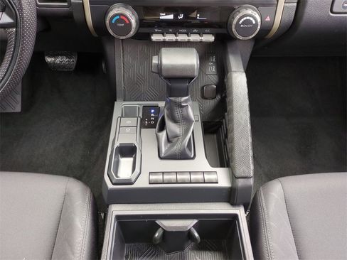 Used 2024 Toyota Tacoma SR image 18