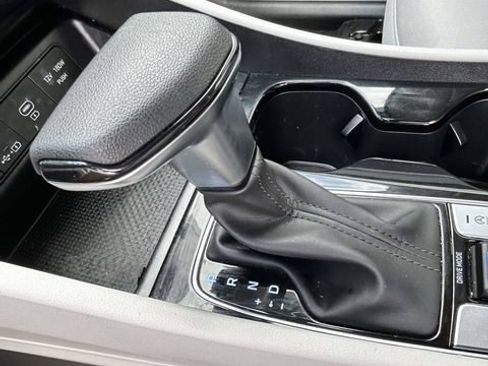 Certified 2025 Hyundai Tucson SE FWD image 18