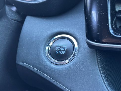 Used 2022 Toyota Highlander XLE image 33