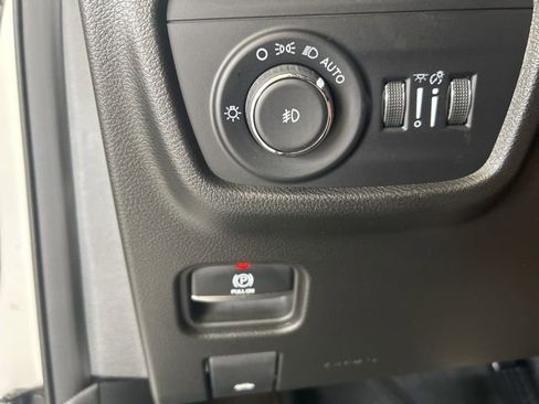 Used 2023 Jeep Grand Cherokee L Overland image 16