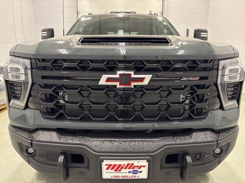 New 2026 Chevrolet Silverado 2500 ZR2 image 8