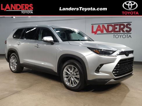 Used 2024 Toyota Grand Highlander Platinum image 1