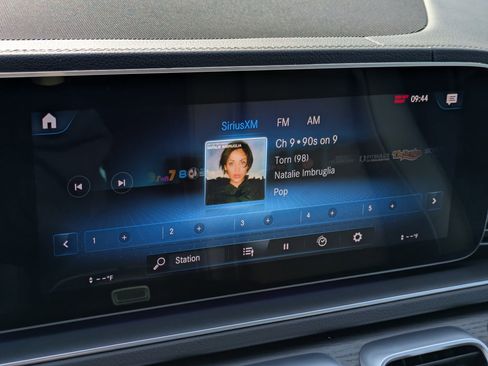 Used 2023 Mercedes-Benz GLS 450 4MATIC image 20