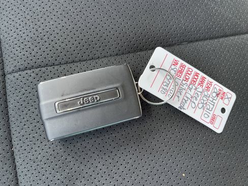 New 2025 Jeep Grand Cherokee 4WD image 26