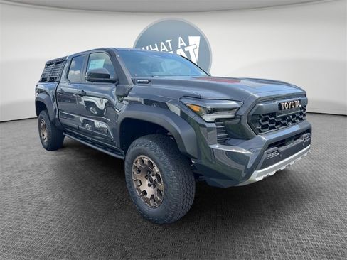 New 2025 Toyota Tacoma Trailhunter image 14