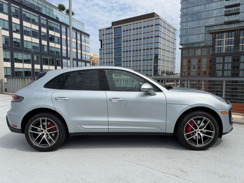 Used 2023 Porsche Macan S AWD/4WD image 8