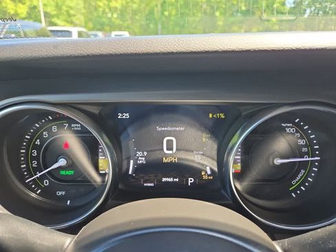 Used 2023 Jeep Wrangler Unlimited w/ Sun & Screen Package AWD/4WD image 21