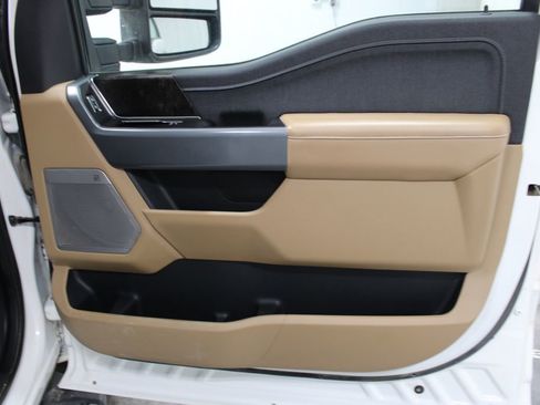 Used 2023 Ford F150 Lariat w/ Trailer Tow Package image 28