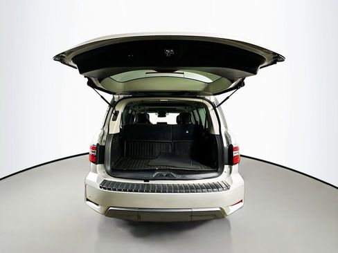 Used 2023 Nissan Armada SL w/ Captain's Chairs Package image 36