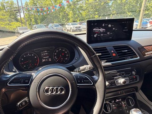Used 2018 Audi Q3 2.0T Premium Plus w/ Premium Plus Package AWD/4WD image 29