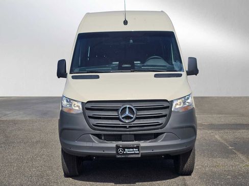 New 2025 Mercedes-Benz Sprinter 2500 image 8