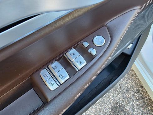 Used 2020 BMW 750i xDrive w/ Executive Package image 11