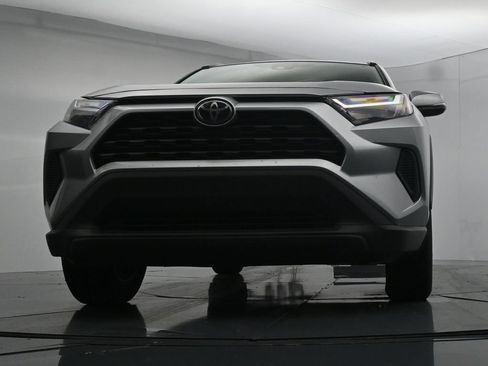 Used 2024 Toyota RAV4 XLE AWD/4WD image 19