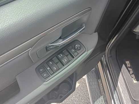 Used 2017 RAM 1500 Lone Star RWD image 10