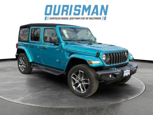 Used 2024 Jeep Wrangler Unlimited image 1