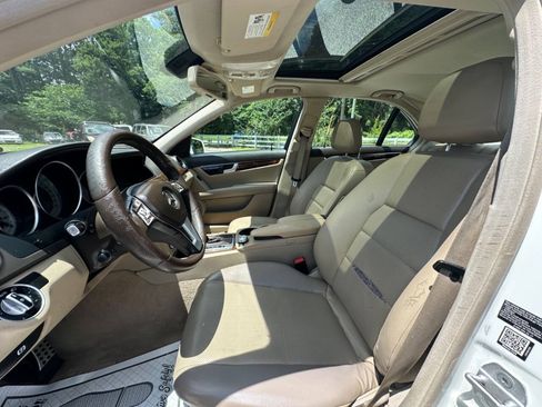 Used 2014 Mercedes-Benz C 250 Sedan image 11