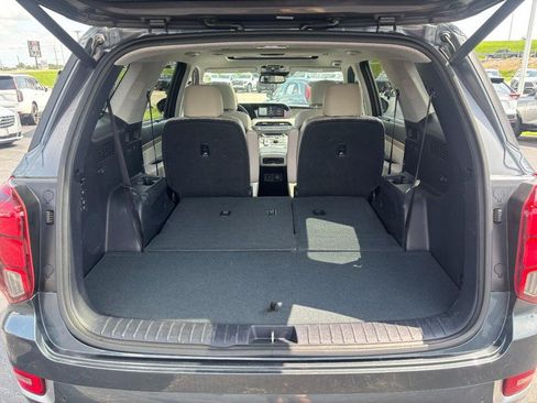 Used 2021 Hyundai Palisade Limited w/ Winter Package FWD image 7