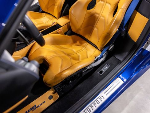 Used 2019 Ferrari 488 Spider image 39
