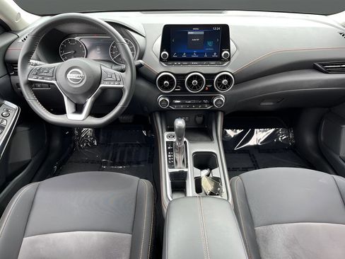 Used 2022 Nissan Sentra SR w/ Lighting Package FWD image 15
