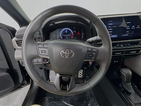 Used 2025 Toyota Camry SE w/ Multimedia Upgrade Package FWD image 18