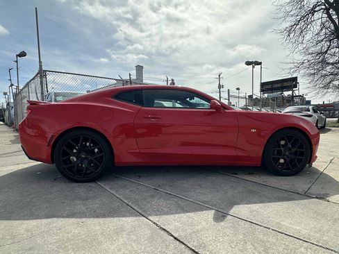 Used 2017 Chevrolet Camaro SS image 4