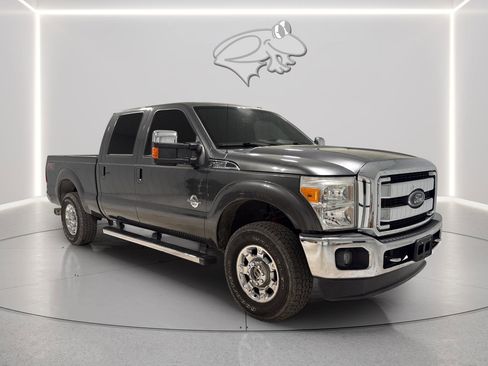 Used 2016 Ford F250 Lariat w/ Chrome Package image 7
