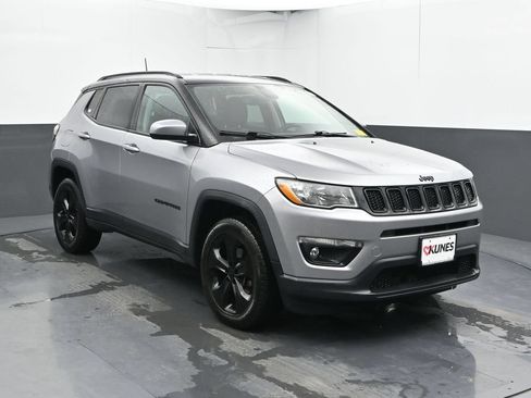 Used 2019 Jeep Compass Latitude AWD/4WD image 6