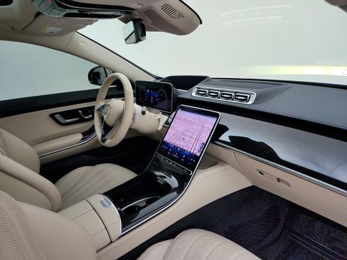 Used 2022 Mercedes-Benz S 500 S 500 image 42
