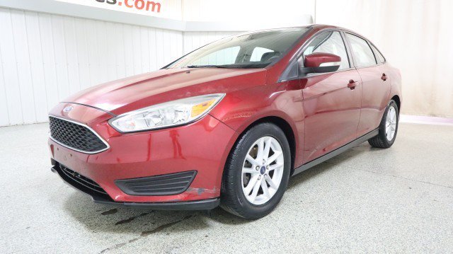Used 2016 Ford Focus SE w/ SE Cold Weather Package FWD image 2