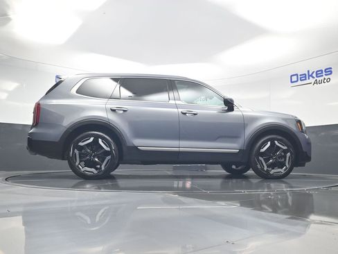 Used 2025 Kia Telluride S AWD/4WD image 49