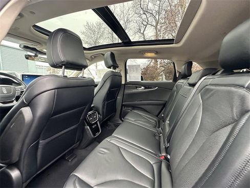 Certified 2022 Lincoln Nautilus Reserve image 18