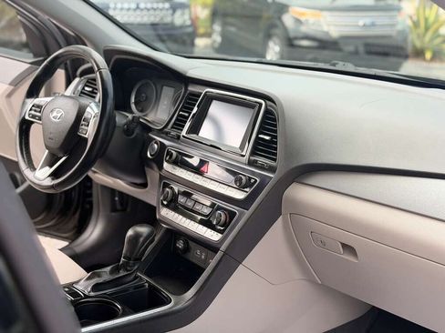 Used 2018 Hyundai Sonata SEL w/ Tech Package 02 FWD image 13