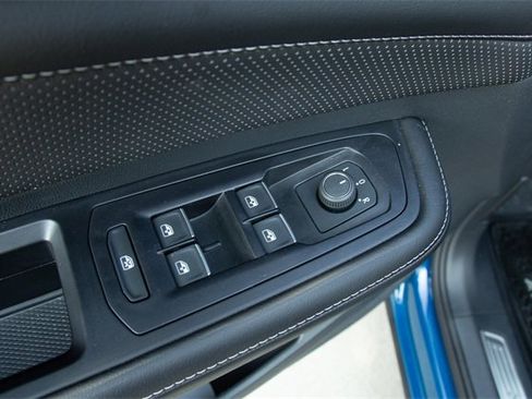 Certified 2025 Volkswagen Atlas Cross Sport SE image 14