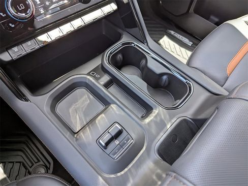 New 2025 GMC Sierra 2500 AT4 w/ AT4 Premium Plus Package image 10