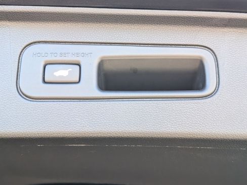 Used 2025 Honda Pilot TrailSport image 18