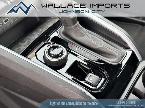 Used 2024 Chevrolet Colorado Trail Boss w/ Advanced Trailering Package AWD/4WD image 19