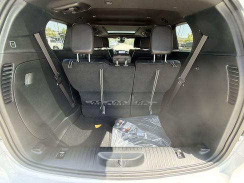 New 2026 Chrysler Pacifica Select FWD image 21