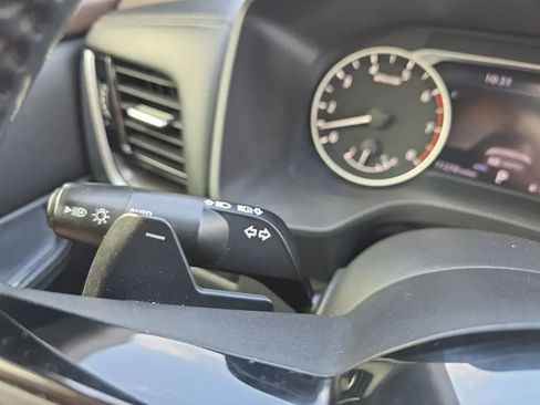 Used 2022 Nissan Rogue SV w/ SV Premium Package image 20