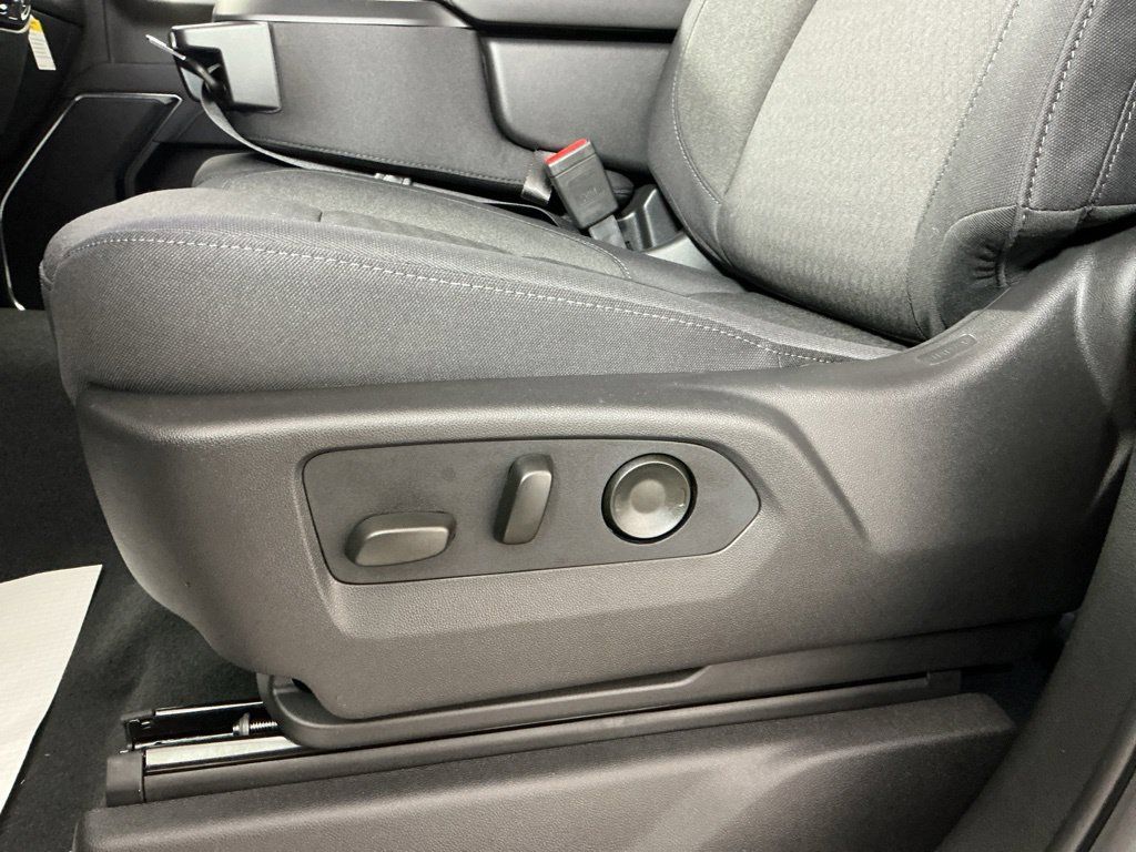 New 2026 Chevrolet Silverado 1500 RST AWD/4WD image 5