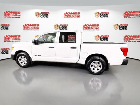 Used 2017 Nissan Titan S image 11