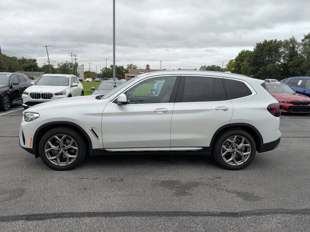 Used 2024 BMW X3 xDrive30i w/ Premium Package AWD/4WD image 3