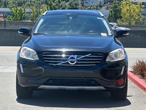 Used 2017 Volvo XC60 T5 Inscription w/ Preferred Option Package FWD image 10