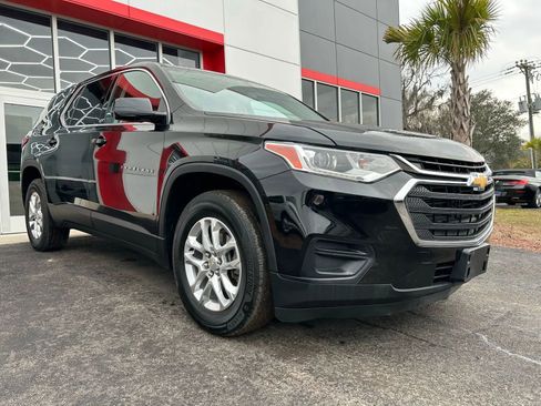 Used 2018 Chevrolet Traverse LS image 3